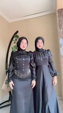 Warna hitam adalah warna yang banyak di sukai karna warna netral sama buat kulit juga terlihat cerah.sini kumpul pecinta warna hitam🖤🖤🖤🖤#fyppppppppppppppppppppppp #bajulebaran #dresslamaran 