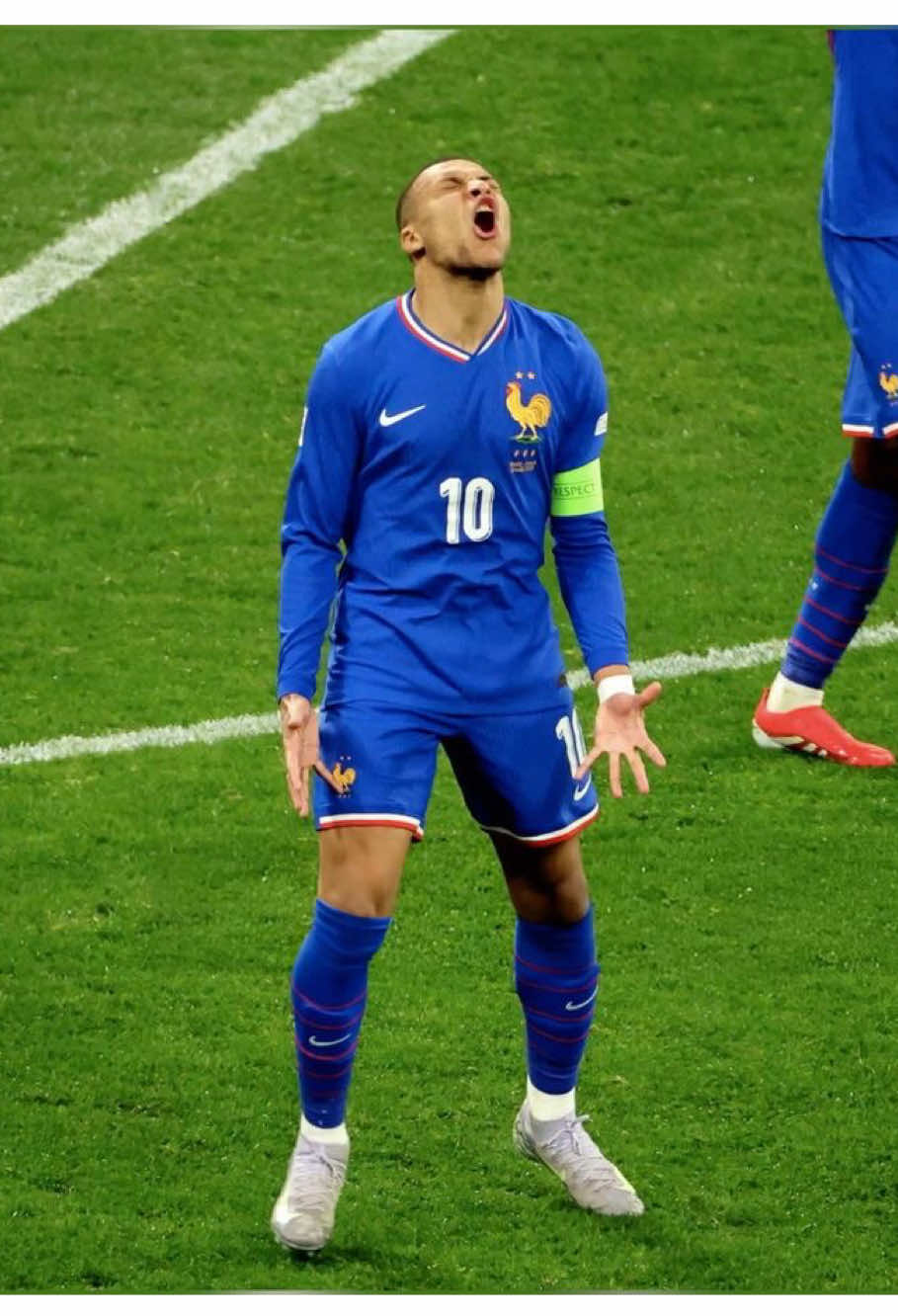 𝗞𝗬𝗟𝗜𝗔𝗡 𝗠𝗕𝗔𝗣𝗣𝗘́ 🇫🇷 𝗗𝗢𝗨𝗕𝗟𝗘 𝗕𝗨𝗧𝗘𝗨𝗥 𝗙𝗔𝗖𝗘 𝗔̀ 𝗟’𝗨𝗞𝗥𝗔𝗜𝗡𝗘 🇺🇦🤩 #realmadrid #footedit 