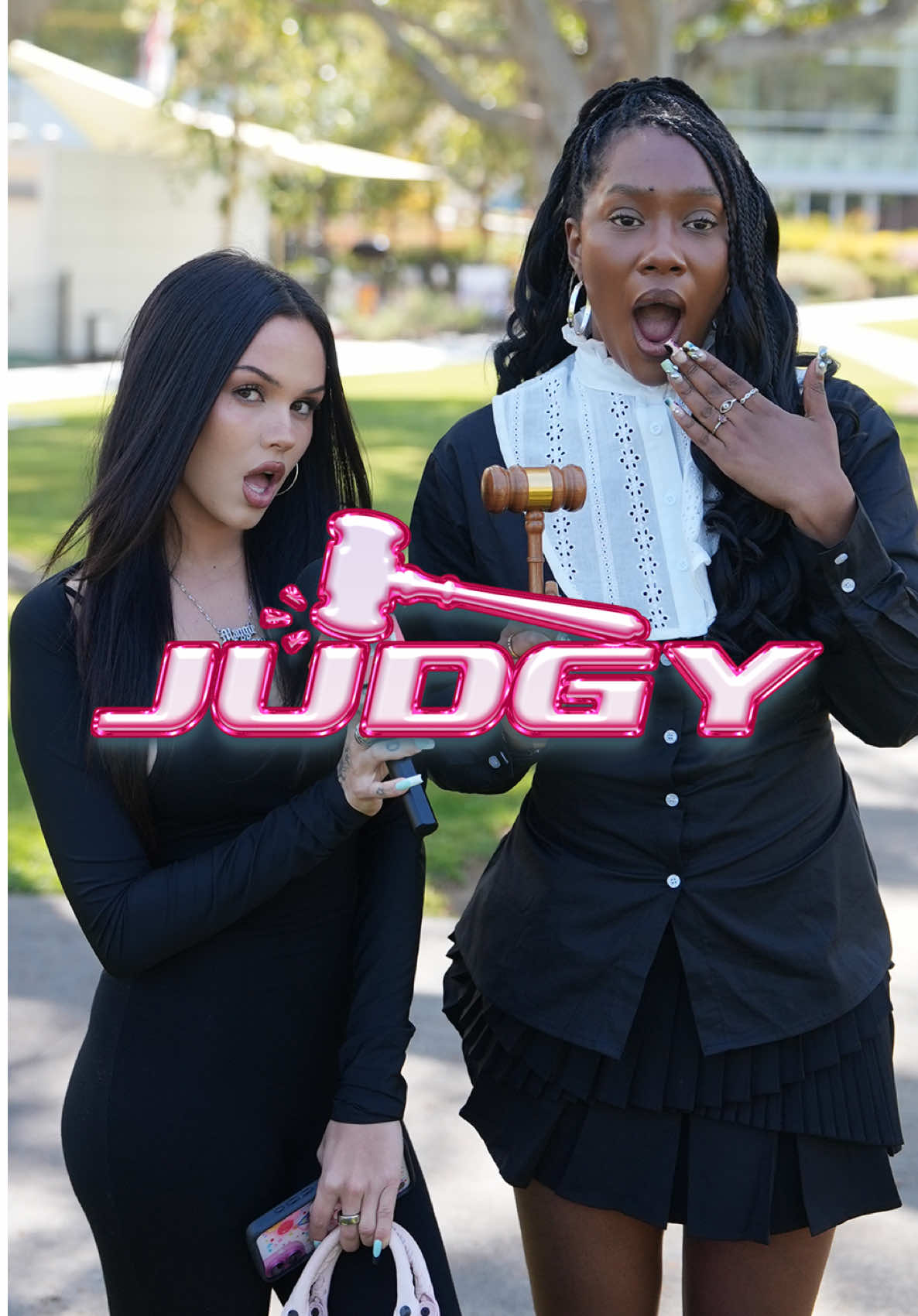 'no arguing on vacation (unless i start the argument)' 🌴🍹 (with @Amber Singletary + @Maggie Lindemann) #judgy #vacation #maggielindemann 