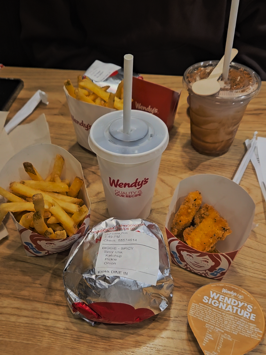 So we gave Wendy's a try! What do we think? #wendys #fyp #foodblogger #FoodTok #foodreview 