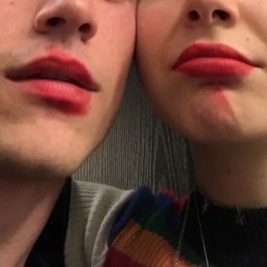 ضيعت أجمل وقت عمري بجنبك ‏وضحيت يوم ان الحبايب يضحون بس انت ماتستاهل ابقى بقربك اشك ان لك قلب واحساس وعيون 