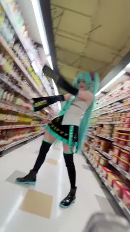Hmart sauce aisle go crazy… teto: @_ilovu2 Neru: @CrunchyReid yes we thought we were gonna get kicked out but security actually just asked for a pic together instead? Chillest hmart ever #vocaloid #cosplay #triplebaka #vocaloidcosplay 