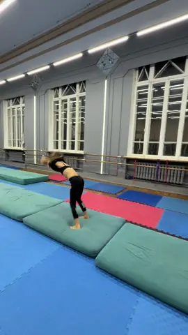#акробатика #тренування #дітиукраїни💙💛 