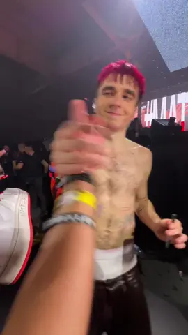 MATA Podpisuje mi buty Maty w Pzn  (Buty nie były moje) #concert #fyp #mata #poznan #mtp @Mata 