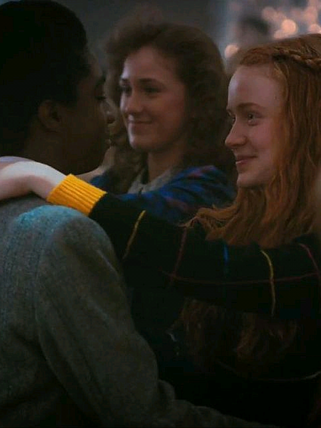 #lumax — eu quero ver eles indo no cinema!!!! 💘💘💘 #maxmayfield #lucassinclair #strangerthings #fyp 