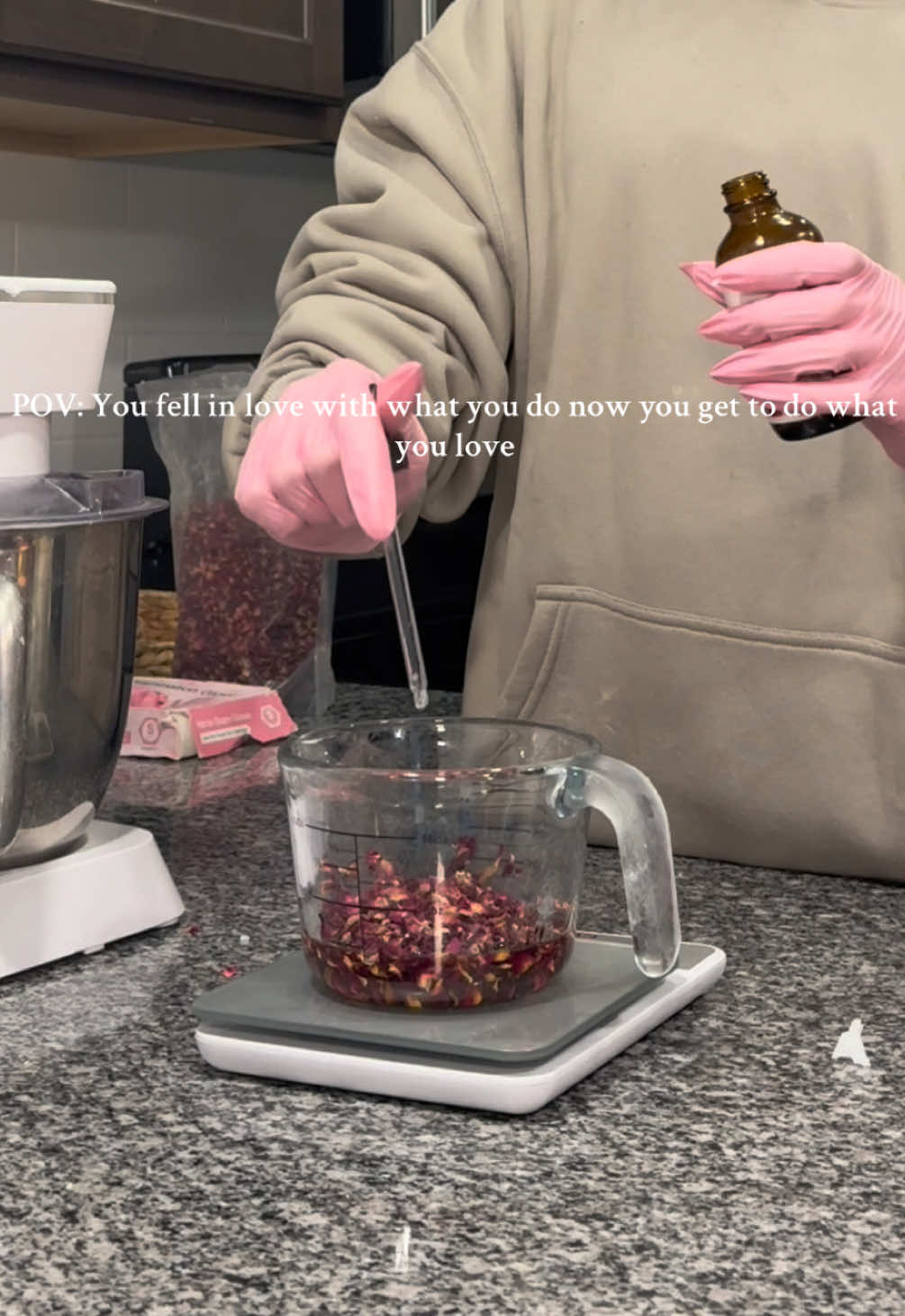 Love making the best skincare and body care products that work for sensitive skin🎀 #fallinlove #skincare #sensitiveskin #brezybeauty #showerroutine  