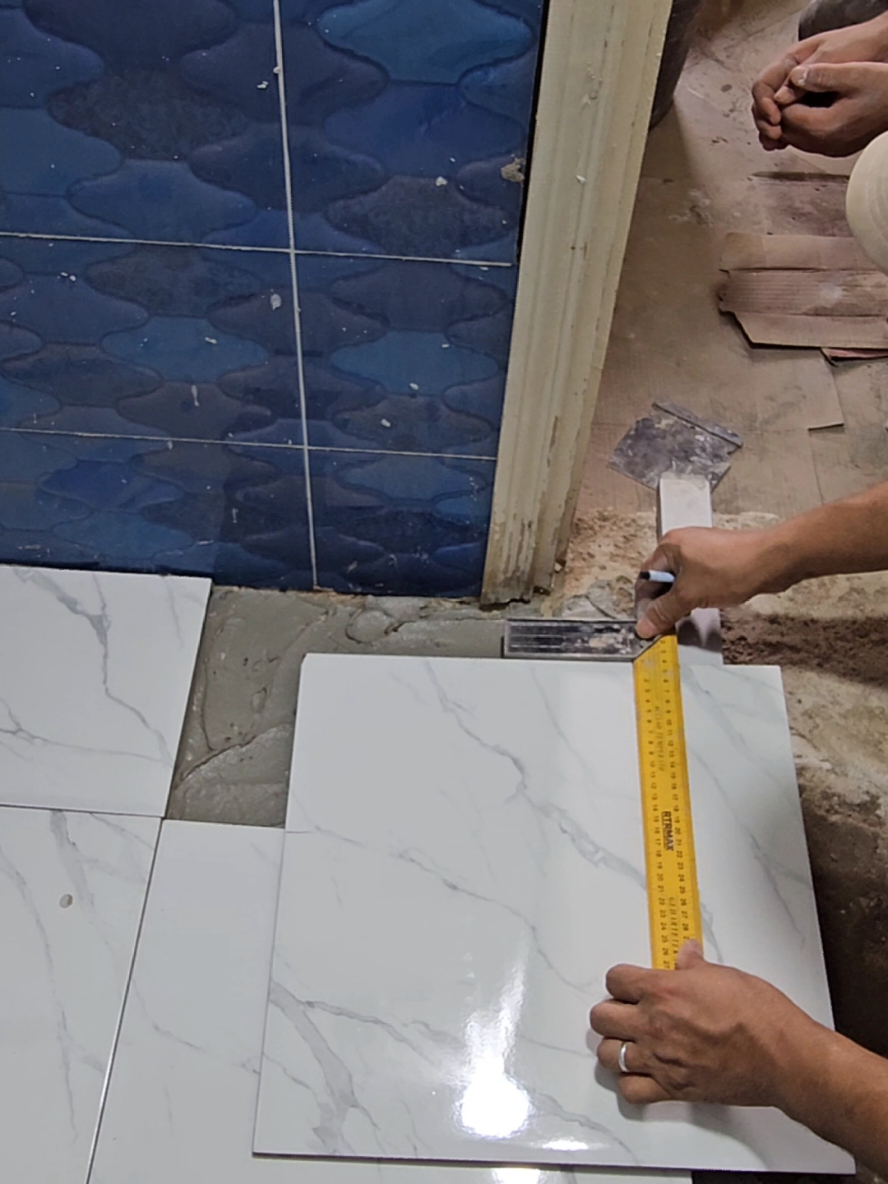 Cutting Tiles the Hard Way — Precision Overcomes Every Challenge! 🔥🧱 construction  #hardwork #precision #tileinstallation #ceramic  #flooring            