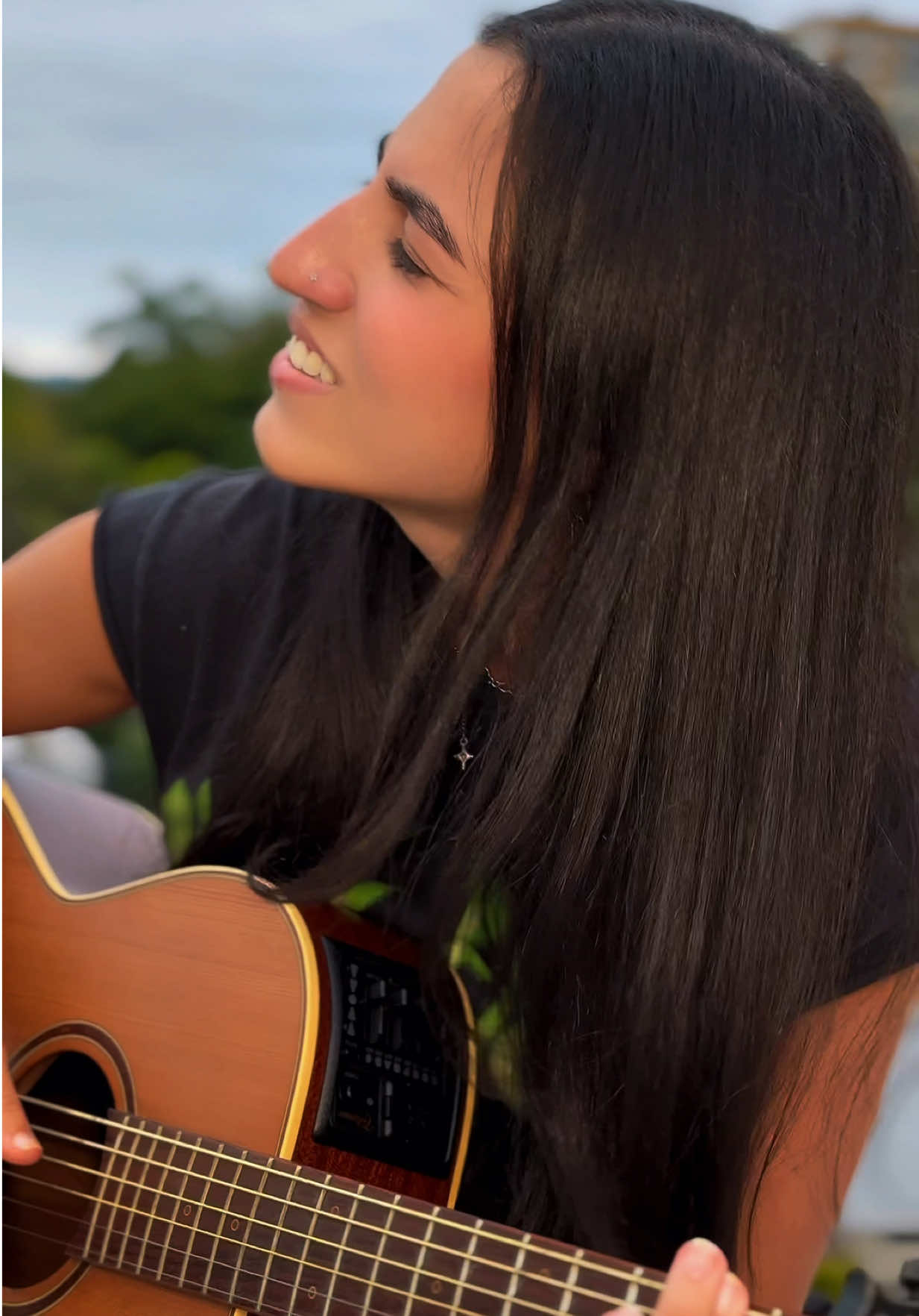 Beatriz @2ZDinizz  Mas, Beatriz, ainda penso em tu Me diz se ainda pensa em mim  Eu tentei te dizer que eu não queria ir embora Lá fora, no jogo do amor, empate sempre é vitória❤️‍🔥 #viral #cover #vozeviolão #musica ##cantora