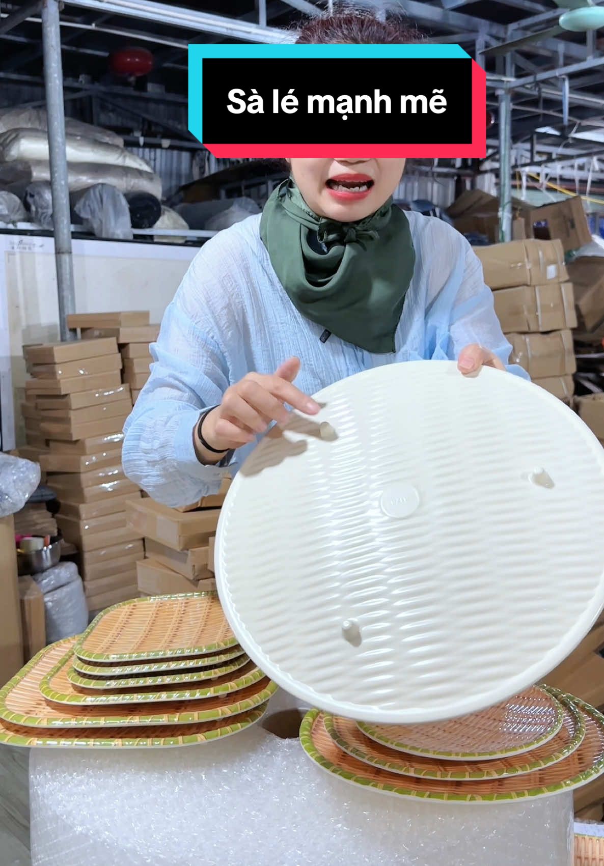 Sà lé mạnh mẽ! đĩa nhựa vân mây #batdiadep #dianhuavanmay #monngonmoingay #giadungtienich #dodungtienich 