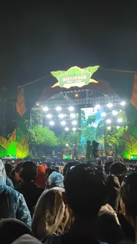 mung masalah teresno jancoks jancoks ahire wirang . @DENNY CAKNAN  #dennycaknan #dennycaknanbellabonita #dcproduction #temanggung #temanggung24jam 