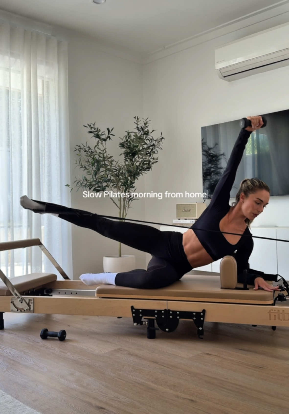 Slow Pilates morning from home >>> 🤍 Coffee, journal & movement is the perfect start. In my essentials set as always @Women‘s Best 🫶🏼  #pilates #pilatesinstructor #reformer #pilateslover #morningvlog 