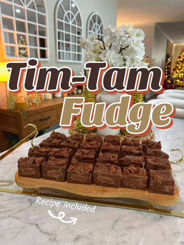 Welcome back to fudge yeah Fridays: Part.3.  @Tim Tam fudge is definitely one of my favourite fudge flavours, I highly recommend making it🤎🍫  ▫️Only 4 ingredients and no stovetop required, only a microwave. Made in 10 minutes or less. 🤩 ▫️Fudge is the perfect treat, especially Christmas🎄 ▫️Ingredients listed in the photo slide. ▫️ See you again next Friday for the next fudge yeah Friday flavour🤎 #fudge #fudgerecipe #fudgeyeah #timtam #timtamslice 
