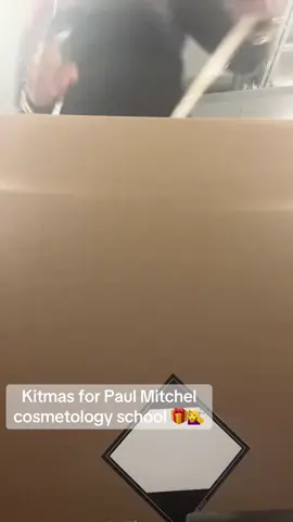 #fyp #cosmotology #cosmoschool #cosmostudents #paulmitchell finally got my big cosmetology kit it’s kitmassss :)