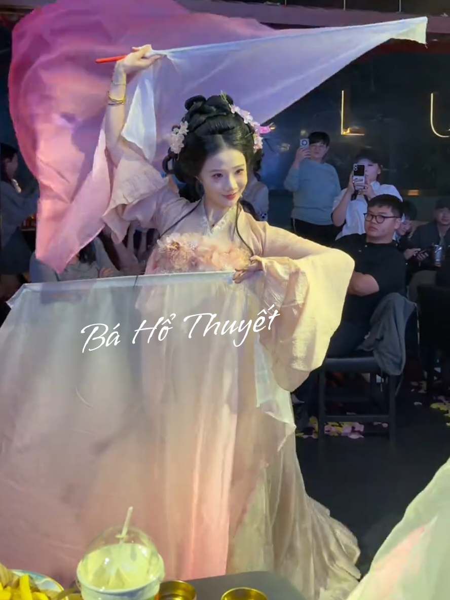 《伯虎说》                                             #喆舞国风酒馆 #郭喆喆 #伯虎说 #bahothuyet 