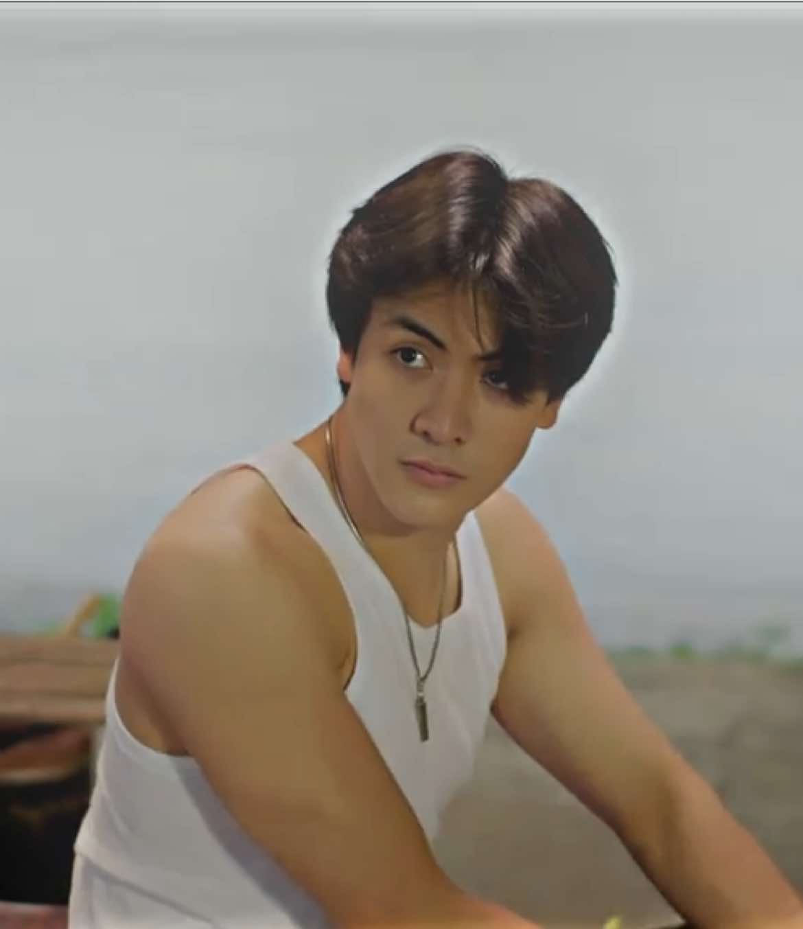 vai ser pa pa pa pa, fiz 1h30 de acad pra ficar no shape do divo na intro 💪 perdao o post tarde #joongarchen #theheartkillers #khaoqis #fyp #viral @Chen Joong  sc @Wyn<3 (ig) cc meu