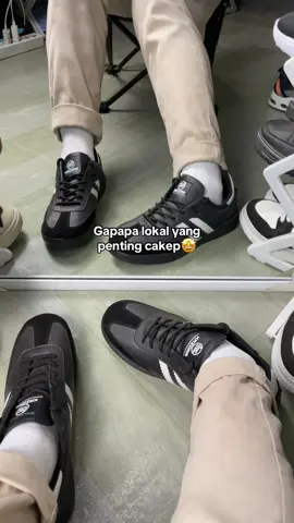 Pesona sepatu sneakers keren yang kalau dipake auto cakep🤩🤩 #kazoraofficial #sepatusneakers #sepatukeren #brandlokal #oufitinspo  