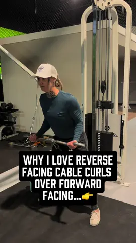 I love these for a bicep movement 💪 the deep stretch you get is phenomenal! Feel free to save this video and give it a try on your next upper body day!🔥 #gymtipsforwomen #weightlosstip #fitnessjourney #weightlossjouney