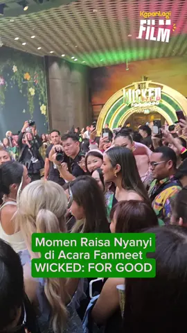 Raisa ikut excited ketemu Ariana Grande dan Cynthia Erivo di acara Fanmeet Wicked: For Good di Singapura. Menariknya, host sempat mendatanginya dan memintanya untuk nyanyi. #TikTokTainment #TikTokShowBiz #wickedforgoodid 
