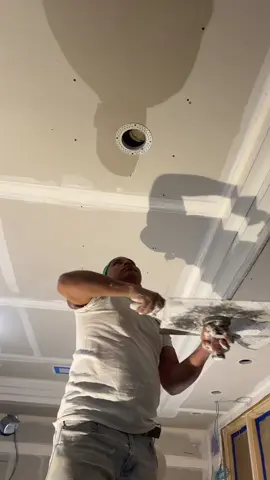 primera mano a luces #drywallfinisher #contructionworker 
