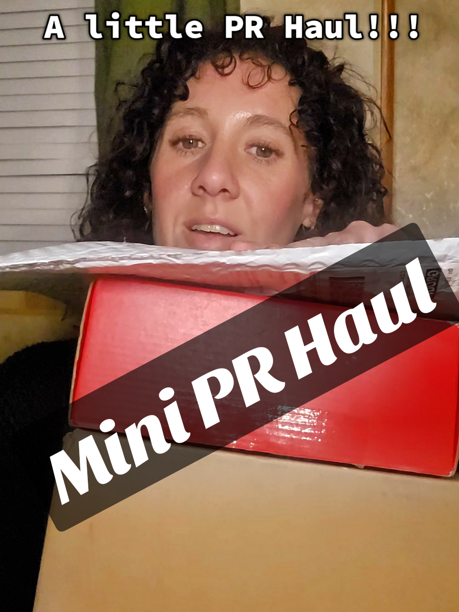 I am so thankful that even being a small creator, I get the opportunity to work with new and amazing brands and try new products! Please pinch me, is this real life?!?!  Thank you so much to: @ongredients_official @IUNIK US @IUNIK US @Untoxicated Skincare  #pr #prhaul #skincare #unboxing #sensitiveskin 