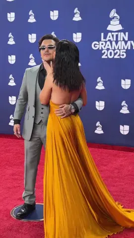 Así luce @Christian Nodal en la alfombra roja ❤️ #LatinGRAMMY