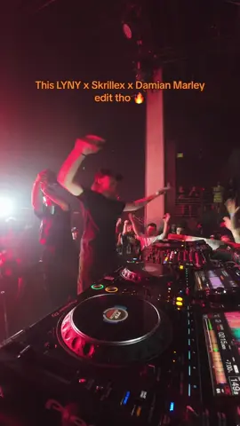 Still thinking about this insane edit @lyny.official #rave #ravelife #edmtiktok #edmtiktok 