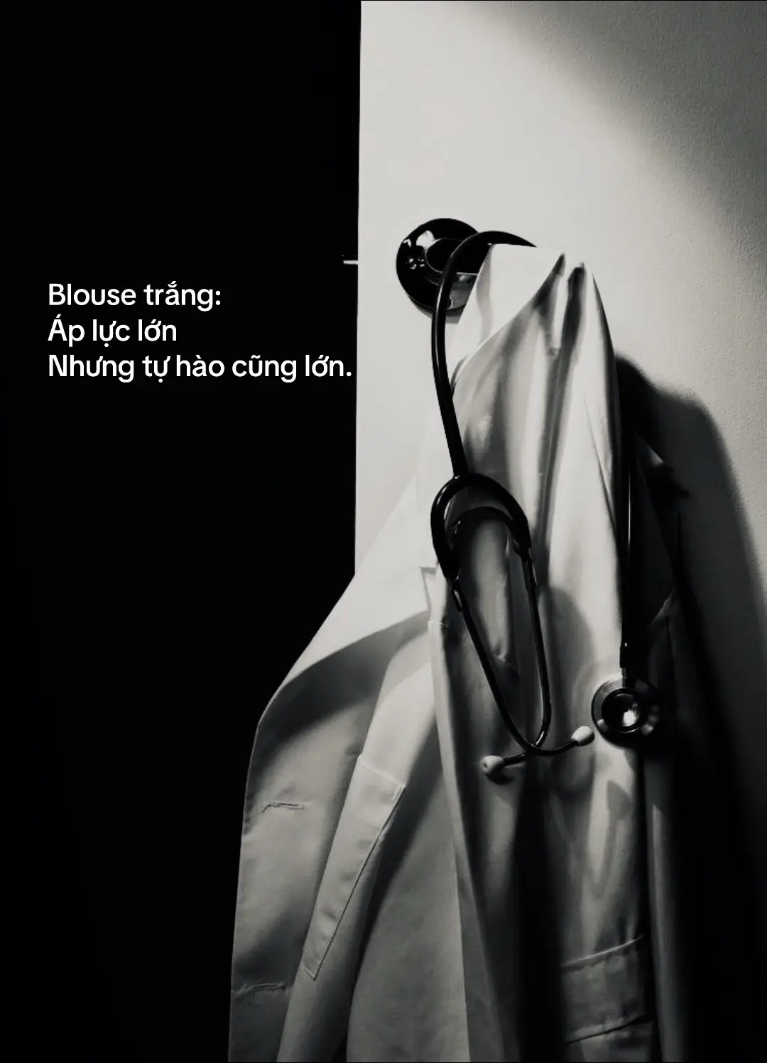 Nỗ lực của bạn hôm nay là hy vọng của bệnh nhân ngày mai. 💪💪💪 #sinhvieny #blouse #hocy #lamsang #tryhard 