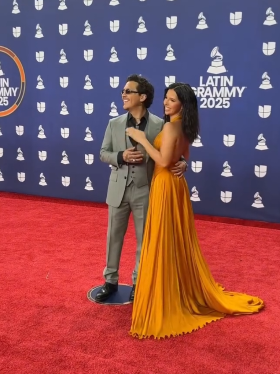 Christian Nodal y Ángela Aguilar en la ceremonia de los Latin Grammys 👑 ❤️‍🩹  #christiannodal #ángelaaguilar #latingrammys #lasvegas #regionalmexicano 