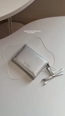 prettiest silver wallet from @secosanaph ! #secosana #walletforwomen #trifoldwallet 