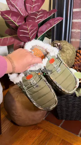 @HeyDude @Realtree Outdoors #tiktokshopblackfriday #tiktokshopcybermonday #realtree #heydudeslippers #sherpaslippers 
