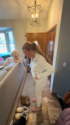 Hope you had a great Thursday! Tomorrows the weekend, weeeee! #Vlog #momvlog #spendthedaywithme #sahm #soloparenting #soloparent #photographer #coacheswife #momlife #momof2 