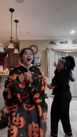 Spilled my entire martini on the floor. She’s my bff btw 💅🏽