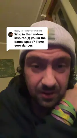 Replying to @Tekfox Strobes #furry #furryfandom #dancer 