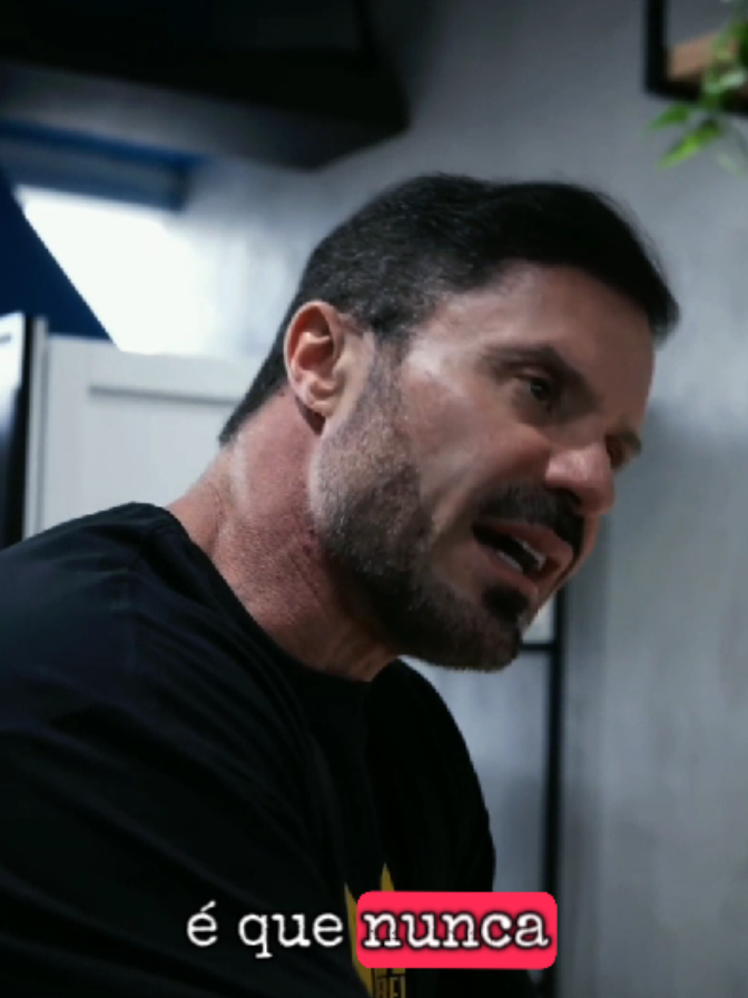 🧠 Fazer o seu trabalho por amor, isso vai fazer total diferença. Você ter amor por aquilo que faz, o dinheiro vai vir como consequência, poís quando você ama o seu trabalho, logo você se dedica e faz bem feito, você busca melhorar ainda mais. Essa mudança na mentalidade muda o jogo no mundo dos negócios. #emprendedor  #negocios #motivacao #motivacional #renatocariani 