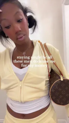 idk who to trust😫