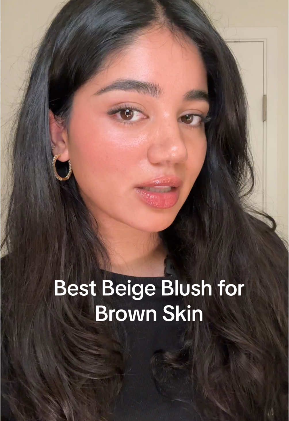 So much research went into finding these specific shades. I now share my findings with you 🔎🕵️ all product details organized at Lǐnk in Bi0 🤭 @Patrick Ta Beauty @Rom&nd US @makeupforever @DanessaMyricksBeauty @Sephora Collection @Huda Beauty #beigeblush #blushforbrowngirls #brownskinmakeup 