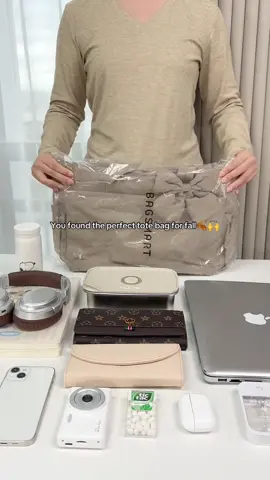 You found the perfect tote bag for fall🍂🙌#bagsmart #whatsinmybag #totebag #hobobag #unboxing 