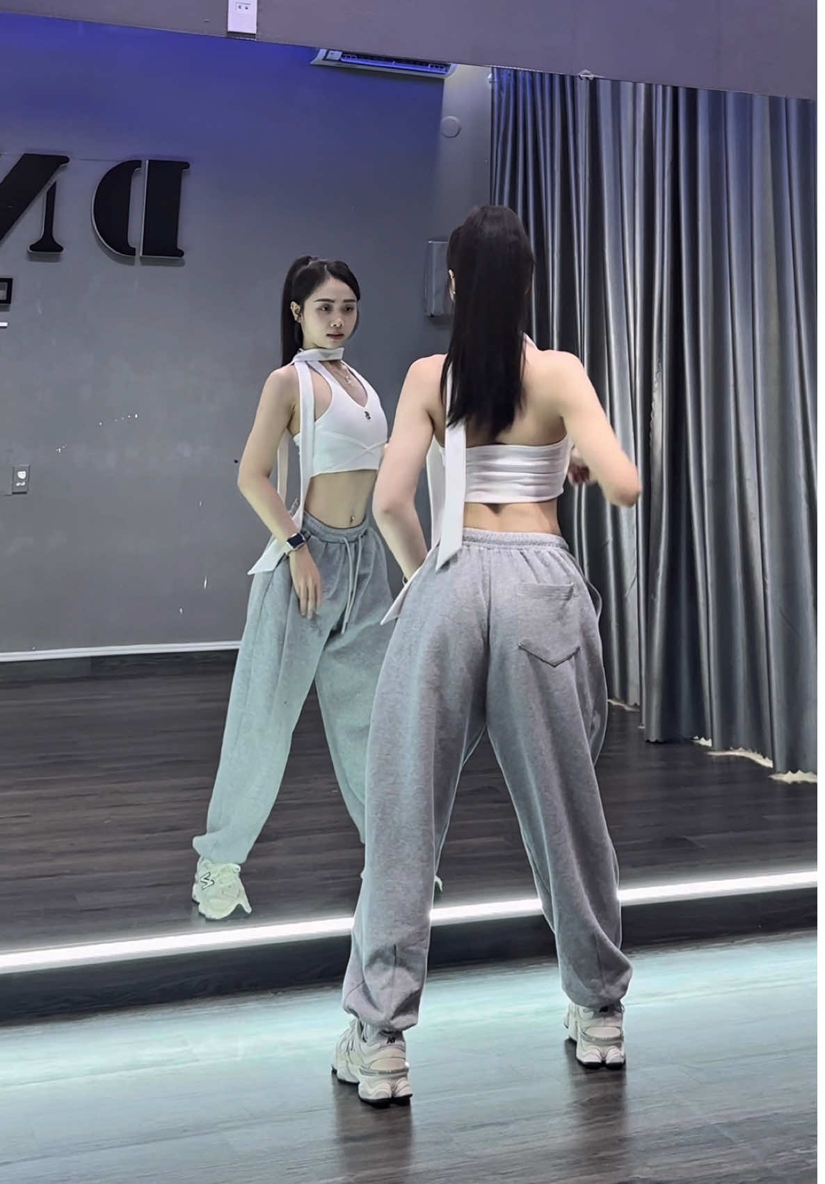 Sáng sớm năng lượng nè heng (dc:🙌) #dancebar #viral #xuhuong #daynhay (Dạy Nhảy Đà Nẵng ) 