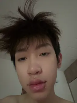 đừng ai để tóc ướt đi ngủ giống tôi nhá