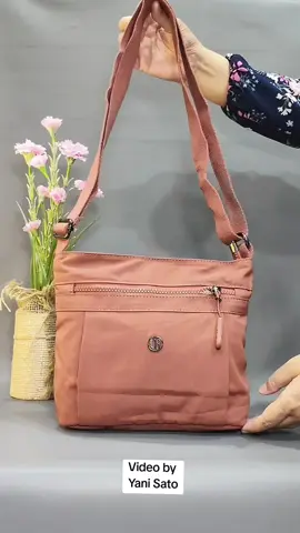 Tas wanita selempang #satukontentiaphari #tasselempangwanita #taswanita 