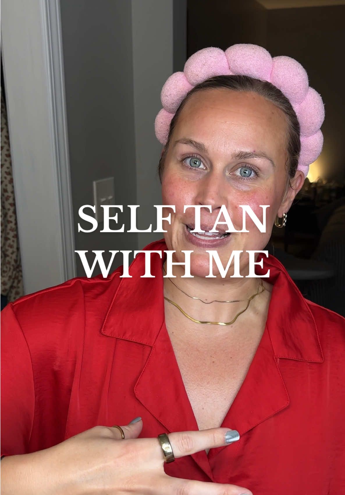 Getting ready for bed, thought I’d share my self tan routine with you guys 🥰 #selftan #selftannercontour #selftanner #tanluxewater #nighttimeroutine @Aveeno @target 