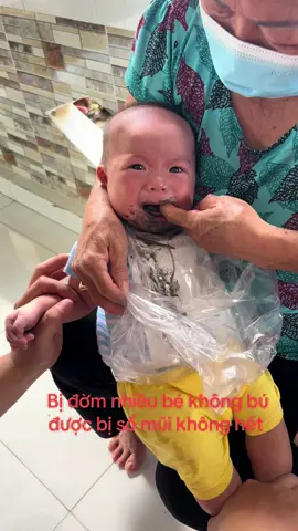 Con bị đờm nhiều đi làm nhiều cách vẫn k hết .me mới đành bấm bụng làm cho con xl con .nay con thiệt khoẻ rồi mẹ mới dám đăng video này 