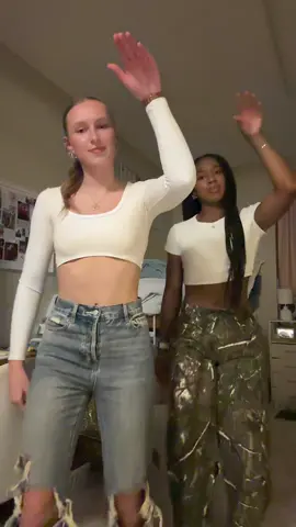 AYE DANCING TIKTOKK @bre 