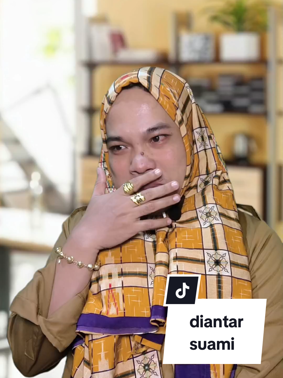 soosweet, kerja diantar suami 😘