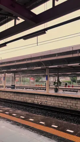 dear myself, I will win. I promise. terimakasih telah mau berpetualang dengan banyaknya cerita yang sebelumnya tidak pernah kita inginkan sama sekali. mari terus bertumbuh, kita lukis banyak warna yang indah setelah ini🤍#jakarta 