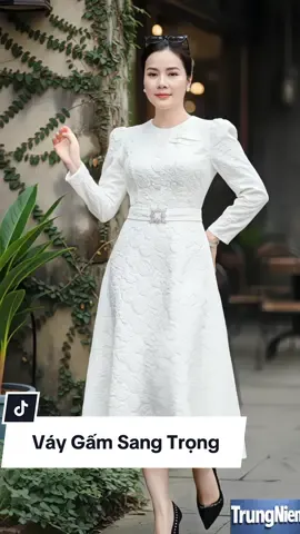 Váy Gấm Dập Hoa Cao Cấp, Thiết Kế Dáng Xoè Nhẹ, Cổ Tròn Thanh Lịch, Vẻ Đẹp Sang Trọng✨ #vay #vayxinh #ThoiTrangNu #thoitrangtrungnien #vaythietke  @Trung Niên House✨  @Trung Niên House✨ 