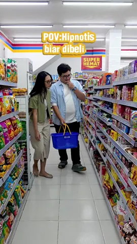 Sebenernya sih.....gak usah hipnotis segala…. soalnya gak perlu baca pikirannya juga udah tau... ujung-ujungnya pasti beli Nissin Wafer. ya ga? Tinggal pilih aja rasanya, tergantung mood di hari itu.  BTW, kalau di hari ini kamu lagi bad mood, kamu tim Nissin Wafer rasa apa nih? #DitemeninNissinWafer