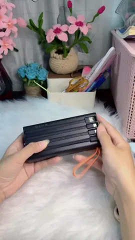 Dùng gần 2 năm rồi mà vẫn ngon ơ. Có dây sạc lại còn có cả đèn nữa rất tiện. #sacduphong20000mah #sacduphong #sacduphongkhongday #sacduphongcodenpin #xuhuong 