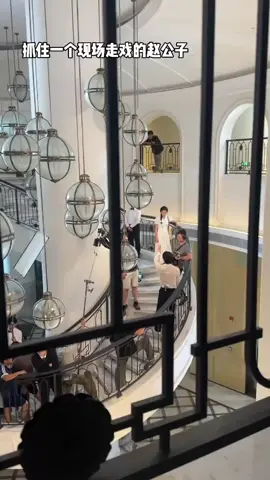 sesayang itu ya laose Zhao sama Zhai yiying🤗 Sampe tangan yiying dicariin Untuk dipegang, Mana pegang tangannya yiying sekuat itu☺️🤗🤣🥰🥳🔥 #zhaiyiying翟一莹 #zhaozhendong赵振栋 #zhaozhendong #fyppppppppppppppppppppppp #aktorchina 