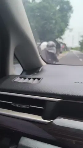 Dunia serasa Milik berdua...  liyane Ngontrak..  Mugo mugo vt iki gak fyp ndik berandane mbak ee...  #umpamane  #kenanganhanyauntukmu  #tollywood #fypシ゚ #fyp 